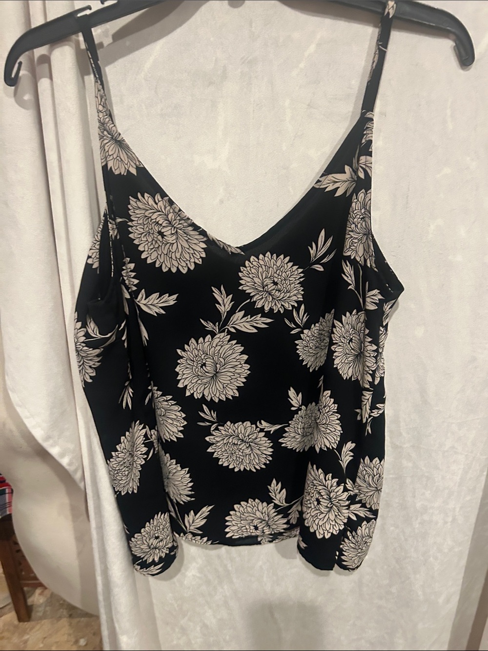 Forever 21 Black Floral Cami Top - Picture 4 of 4